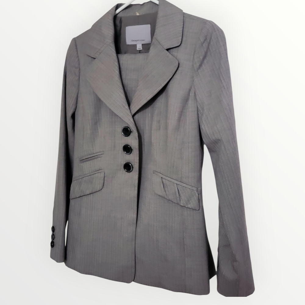 Classiques Entier Gray Suit Set Blazer & Pants- Notched Lapel and Tailored Fit